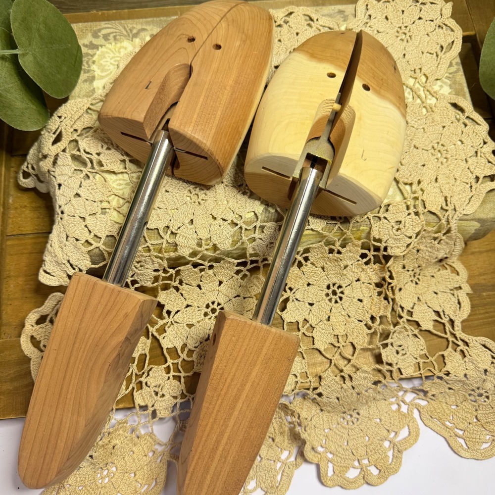 Mens Aromatic Cedar Wood Adjustable Split Toe Shoe Trees Pair Size Large